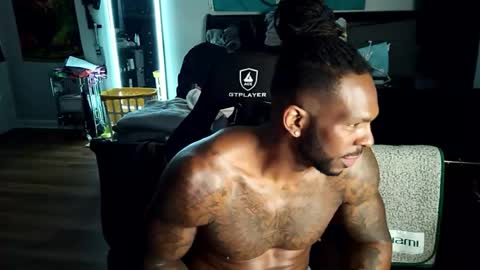 Snapshot of leobrixxx chatting on July 4, 4:07 am leobrixxx online show from July 4, 4:07 am