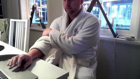 Leofromsweden online show from December 16, 8:30 am