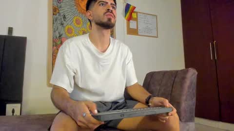 Leo  online show from February 12, 12:44 pm