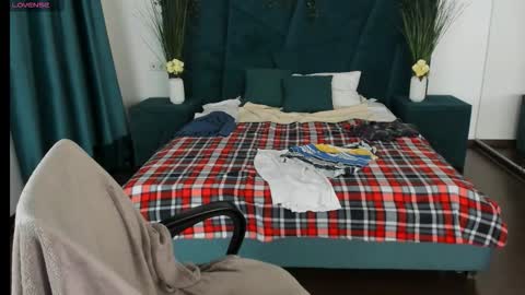 Snapshot of leon_devil chatting on October 16, 9:27 pm Leon online show from October 16, 9:27 pm