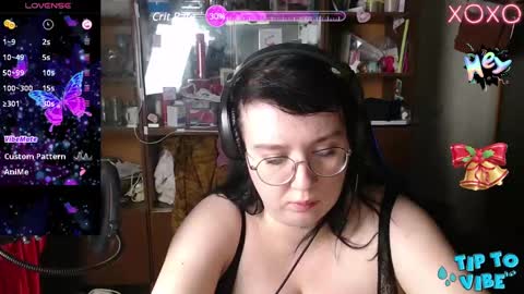 Snapshot of leona_harrison chatting on December 20, 7:50 pm Leona Harrison online show from December 20, 7:50 pm