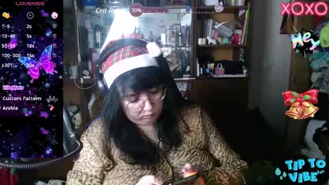 Snapshot of leona_harrison chatting on December 23, 8:36 pm Leona Harrison online show from December 23, 8:36 pm