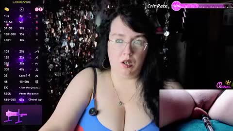 Snapshot of leona_harrison chatting on July 6, 11:18 pm Leona Harrison online show from July 6, 11:18 pm