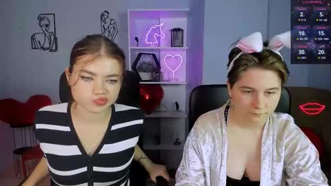 Snapshot of leona_light chatting on November 15, 1:40 pm Leona online show from November 15, 1:40 pm