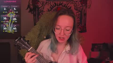 leona online show from December 1, 10:10 pm