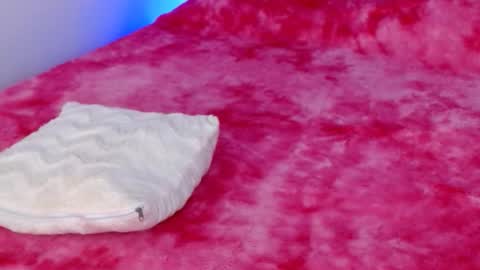 LUCY online show from November 14, 11:02 pm