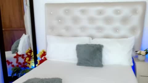 LUCY online show from April 14, 8:59 pm