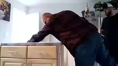 Snapshot of leonar0101 chatting on October 16, 12:22 am leonar0101 online show from October 16, 12:22 am