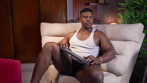 Snapshot of leonardo_jones1 chatting on October 25, 1:02 am Leandro jones online show from October 25, 1:02 am