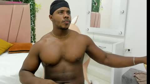 Snapshot of leonardo_jones1 chatting on November 14, 4:11 am Leandro jones online show from November 14, 4:11 am