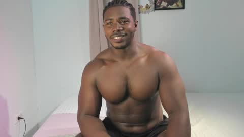 Snapshot of leonardo_jones1 chatting on February 3, 4:23 pm Leandro jones online show from February 3, 4:23 pm