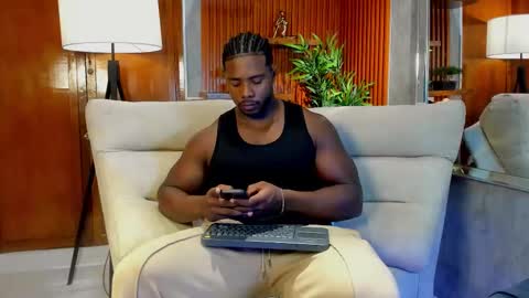 Snapshot of leonardo_jones1 chatting on February 23, 2:31 am Leandro jones online show from February 23, 2:31 am