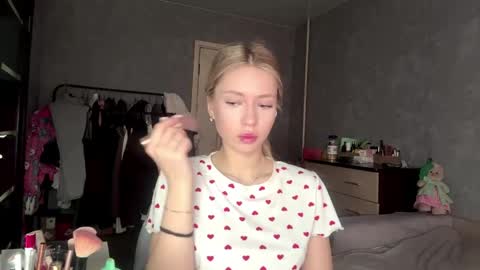 Snapshot of leonegoodnough chatting on April 15, 6:31 am Eva online show from April 15, 6:31 am