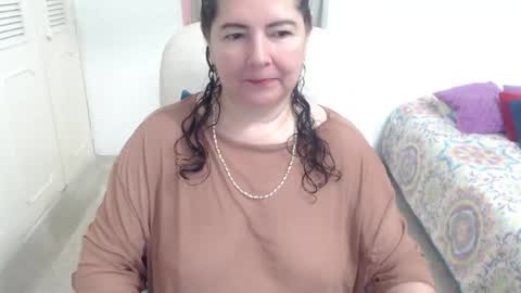 leonela   online show from May 9, 1:44 am