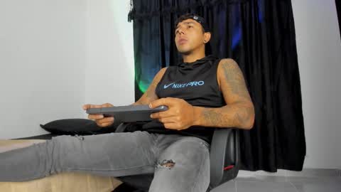 leonidas1.1 online show from March 21, 2:05 am