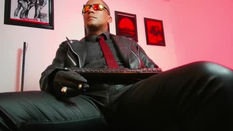 Lenardo jaramillo online show from October 25, 3:47 am