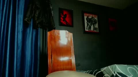 Snapshot of leonnardojaramillo chatting on May 29, 9:29 am Lenardo jaramillo online show from May 29, 9:29 am