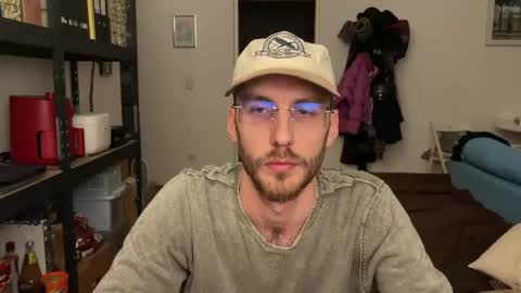 Leon online show from December 3, 4:38 pm