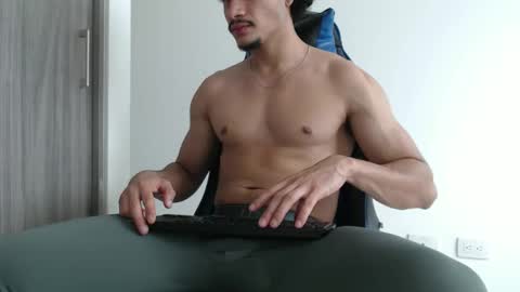 leostorm25 online show from March 1, 6:10 pm