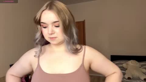 Hello everyone Im Lora Its my first day Were going to have fun together online show from February 4, 6:08 am