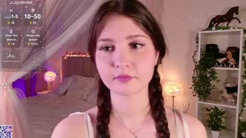 Nicole Moore online show from December 19, 3:41 pm