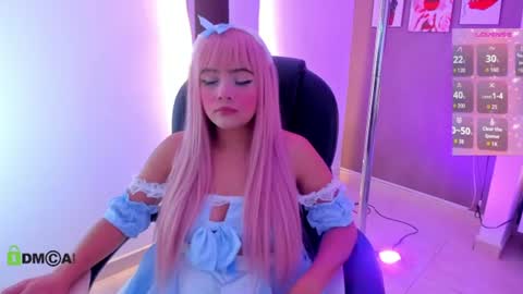 Snapshot of leslyevans1 chatting on July 19, 12:03 am Lesly online show from July 19, 12:03 am