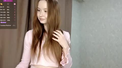 Snapshot of leslyshie chatting on April 30, 7:31 pm Alice online show from April 30, 7:31 pm