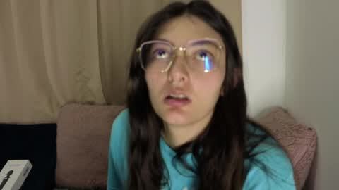 lessliee online show from April 19, 7:51 am