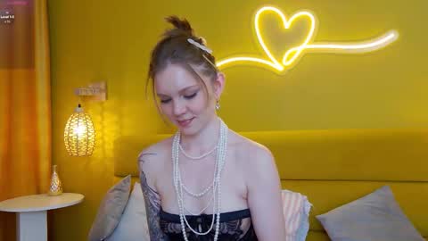 Lessy online show from November 18, 2:17 am