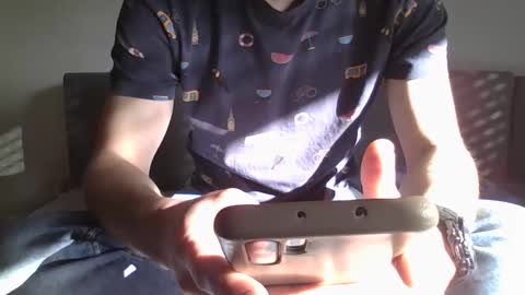 neoglo online show from February 24, 1:53 pm