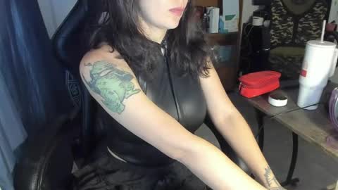 lestatdlion online show from April 13, 12:43 pm