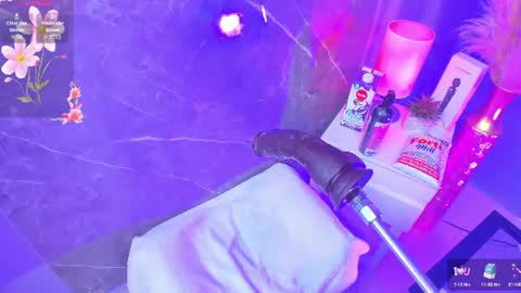 Snapshot of leticia__lyn chatting on July 16, 7:20 pm leticia online show from July 16, 7:20 pm