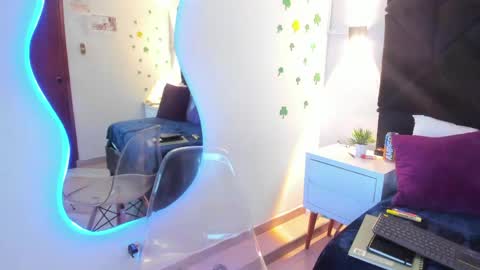 Snapshot of letiziia_sky chatting on May 28, 8:28 pm letiziia online show from May 28, 8:28 pm