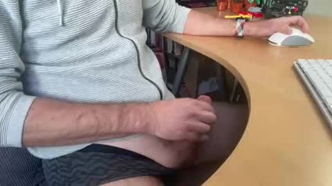 leukurrt online show from November 17, 10:21 am