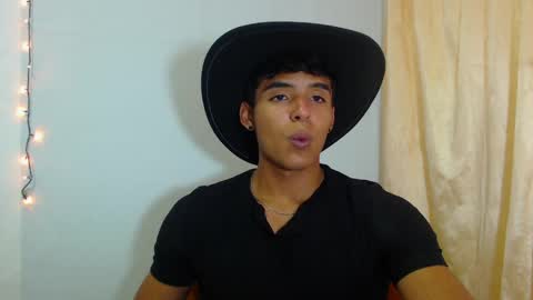 i  am lewis ly EDUARDO MEMDOZA15 online show from April 12, 6:13 pm
