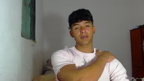 i  am lewis ly EDUARDO MEMDOZA15 online show from May 4, 4:14 pm