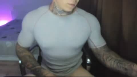 Snapshot of lewis_muscleee chatting on June 28, 7:20 pm blablablack online show from June 28, 7:20 pm