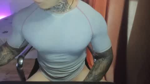 Snapshot of lewis_muscleee chatting on June 29, 3:56 pm blablablack online show from June 29, 3:56 pm