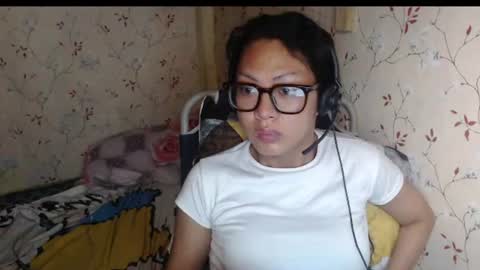 Snapshot of lexi09822 chatting on June 24, 11:31 am Hev Lexi online show from June 24, 11:31 am