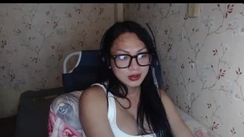 Snapshot of lexi09822 chatting on July 3, 1:28 pm Hev Lexi online show from July 3, 1:28 pm