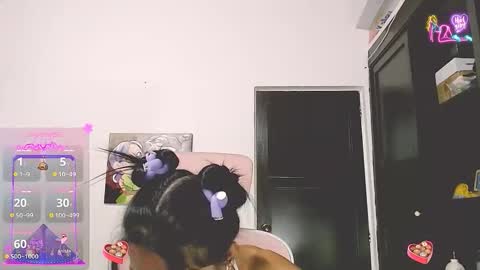 Snapshot of lexi19_ chatting on June 2, 12:45 am lexi19_ online show from June 2, 12:45 am