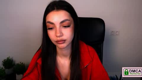 Alexia online show from November 25, 1:44 pm