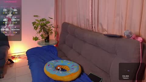 Snapshot of lexie_babe chatting on December 16, 5:27 am Lexie Thompson   8pm  0000am -5 online show from December 16, 5:27 am