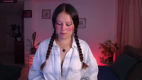 Snapshot of lexie_babe chatting on January 31, 3:09 am Lexie Thompson   8pm  0000am -5 online show from January 31, 3:09 am