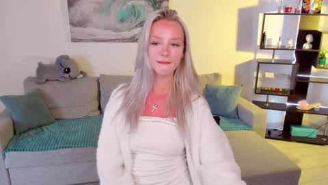 Snapshot of lexieblonde chatting on May 27, 8:55 am lexieblonde online show from May 27, 8:55 am