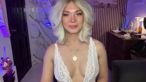 lexiesmith_ online show from November 20, 12:44 am