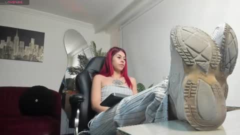 Snapshot of lexietaylor chatting on June 22, 11:51 am Lexie online show from June 22, 11:51 am