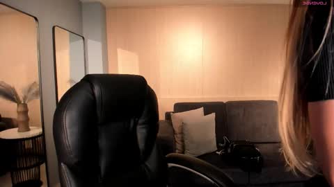 Lexie  online show from October 16, 9:27 pm