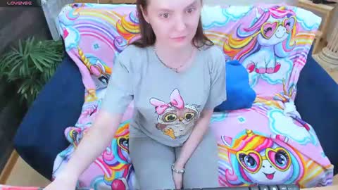 Snapshot of lexihoward chatting on June 18, 6:35 am Lexi online show from June 18, 6:35 am