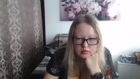 Snapshot of lexisnexiss chatting on March 21, 2:05 am Masha and Sasha online show from March 21, 2:05 am